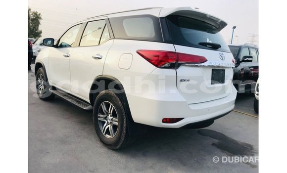 Imported Toyota Fortuner White Makiinaa iti Import - Dubai keessatti Somalia keessatti Imported Toyota Fortuner White Makiinaa iti Import - Dubai keessatti Somalia keessatti