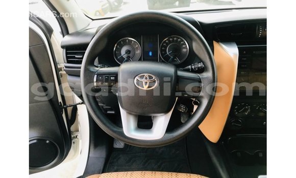 Imported Toyota Fortuner White Makiinaa iti Import - Dubai keessatti Somalia keessatti Imported Toyota Fortuner White Makiinaa iti Import - Dubai keessatti Somalia keessatti