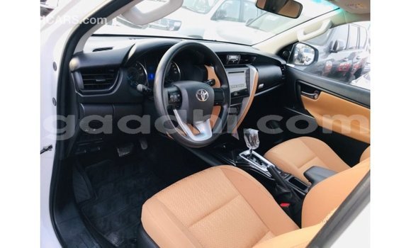 Imported Toyota Fortuner White Makiinaa iti Import - Dubai keessatti Somalia keessatti Imported Toyota Fortuner White Makiinaa iti Import - Dubai keessatti Somalia keessatti