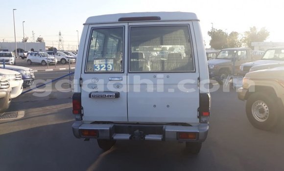 Buy Import Toyota Land Cruiser White Car in Import - Dubai in Somalia Buy Import Toyota Land Cruiser White Car in Import - Dubai in Somalia