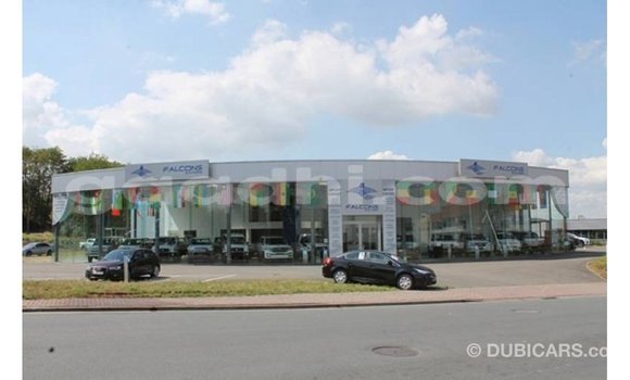 Buy Import Toyota Hilux White Car in Import - Dubai in Somalia Buy Import Toyota Hilux White Car in Import - Dubai in Somalia