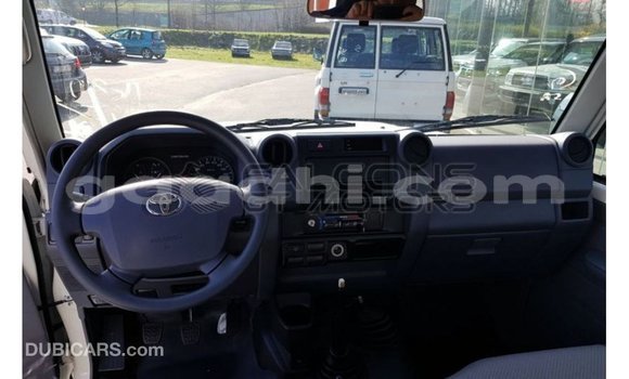 Buy Import Toyota Land Cruiser White Car in Import - Dubai in Somalia Buy Import Toyota Land Cruiser White Car in Import - Dubai in Somalia