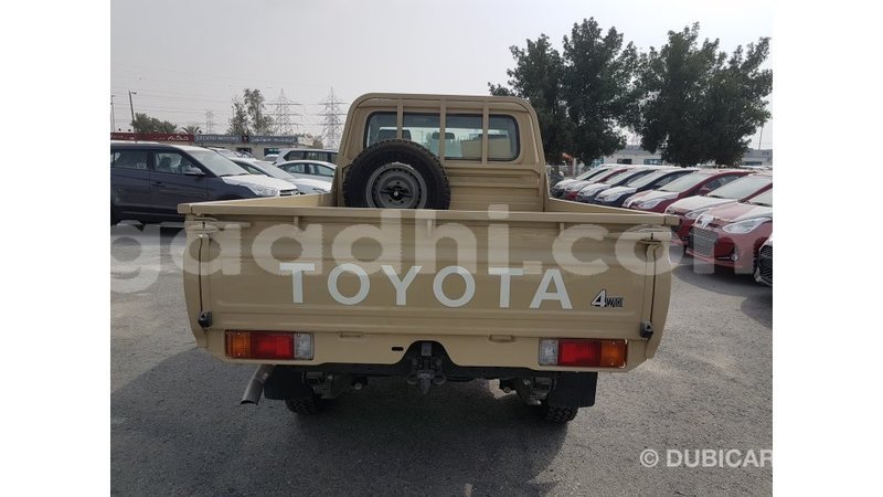 Big with watermark toyota land cruiser somalia import dubai 4368