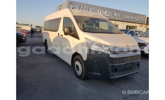 Acheter Import Voiture Toyota Hiace Blanc à Import - Dubai, Somalie Acheter Import Voiture Toyota Hiace Blanc à Import - Dubai, Somalie