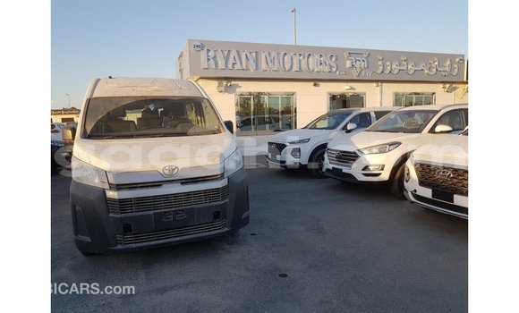 Acheter Import Voiture Toyota Hiace Blanc à Import - Dubai, Somalie Acheter Import Voiture Toyota Hiace Blanc à Import - Dubai, Somalie