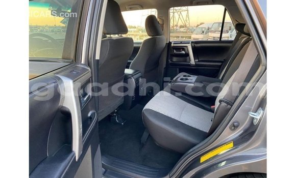 Buy Import Toyota HiAce Other Truck in Import - Dubai in Somalia Buy Import Toyota HiAce Other Truck in Import - Dubai in Somalia