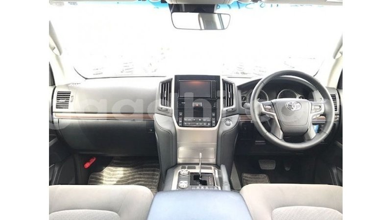 Big with watermark toyota land cruiser somalia import dubai 4387