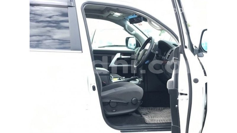 Big with watermark toyota land cruiser somalia import dubai 4387