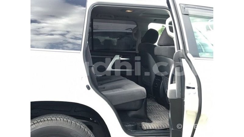 Big with watermark toyota land cruiser somalia import dubai 4387
