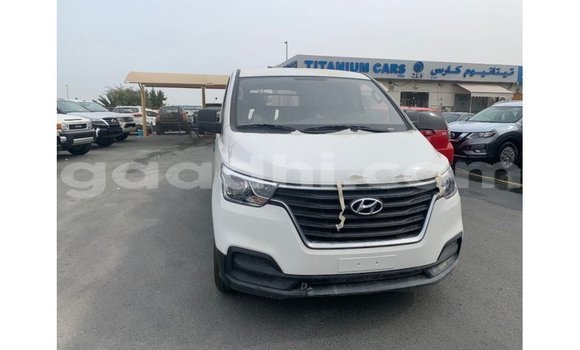 اشتري Imported Hyundai Cargo أبيض سيارة في Import - Dubai في الصومال اشتري Imported Hyundai Cargo أبيض سيارة في Import - Dubai في الصومال