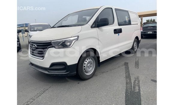 اشتري Imported Hyundai Cargo أبيض سيارة في Import - Dubai في الصومال اشتري Imported Hyundai Cargo أبيض سيارة في Import - Dubai في الصومال