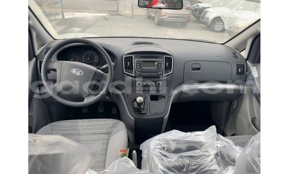 اشتري Imported Hyundai Cargo أبيض سيارة في Import - Dubai في الصومال اشتري Imported Hyundai Cargo أبيض سيارة في Import - Dubai في الصومال