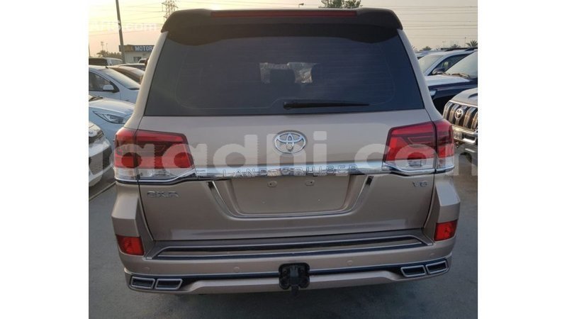 Big with watermark toyota land cruiser somalia import dubai 4392