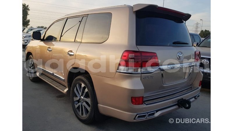 Big with watermark toyota land cruiser somalia import dubai 4392