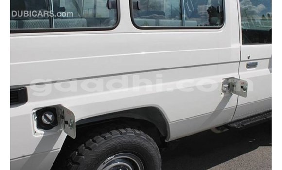 Buy Import Toyota Land Cruiser White Car in Import - Dubai in Somalia Buy Import Toyota Land Cruiser White Car in Import - Dubai in Somalia
