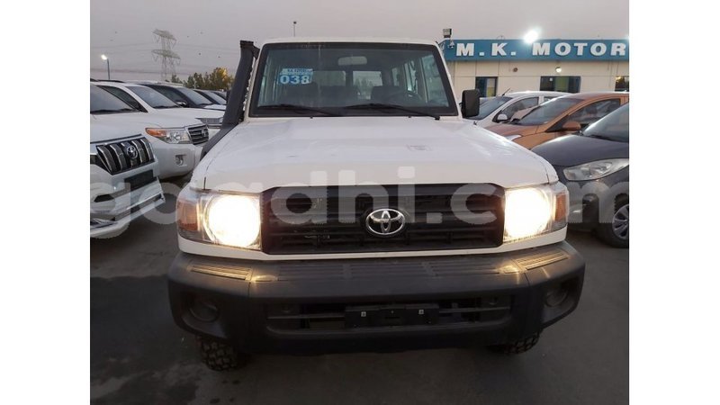 Big with watermark toyota land cruiser somalia import dubai 4399