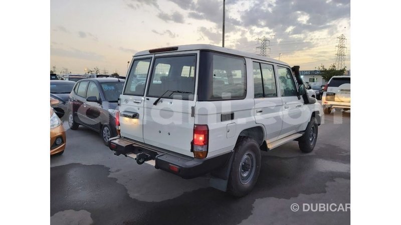 Big with watermark toyota land cruiser somalia import dubai 4399