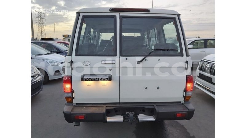 Big with watermark toyota land cruiser somalia import dubai 4399