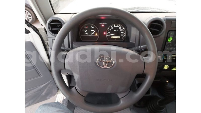 Big with watermark toyota land cruiser somalia import dubai 4399