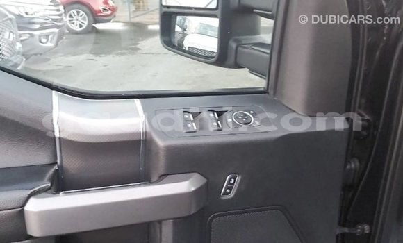 Acheter Import Voiture Ford V8 Noir à Import - Dubai, Somalie Acheter Import Voiture Ford V8 Noir à Import - Dubai, Somalie