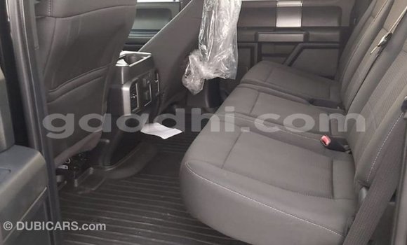 Acheter Import Voiture Ford V8 Noir à Import - Dubai, Somalie Acheter Import Voiture Ford V8 Noir à Import - Dubai, Somalie