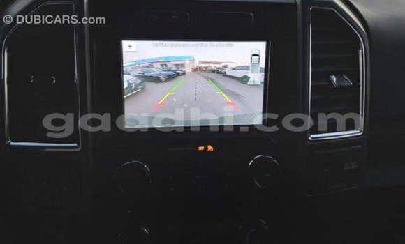 Acheter Import Voiture Ford V8 Noir à Import - Dubai, Somalie Acheter Import Voiture Ford V8 Noir à Import - Dubai, Somalie