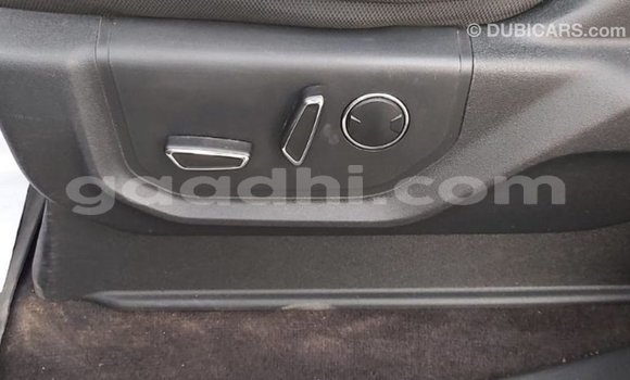 Acheter Import Voiture Ford V8 Noir à Import - Dubai, Somalie Acheter Import Voiture Ford V8 Noir à Import - Dubai, Somalie