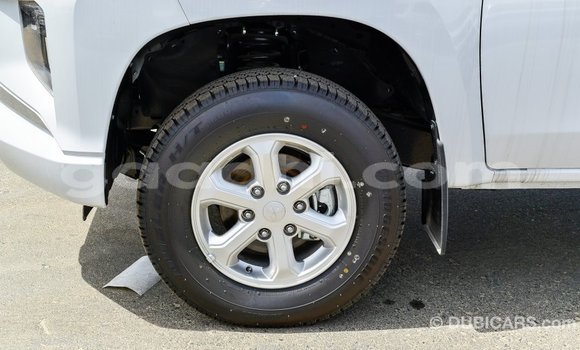 Buy Import Mitsubishi L200 White Car in Import - Dubai in Somalia Buy Import Mitsubishi L200 White Car in Import - Dubai in Somalia