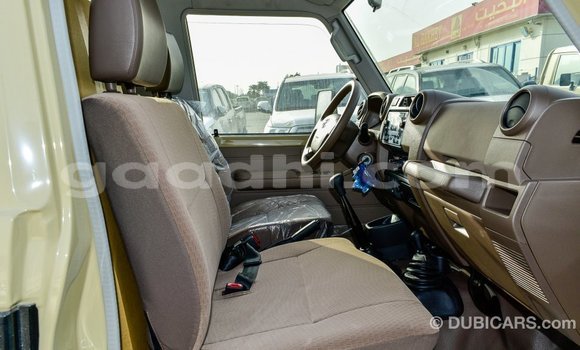 Buy Import Toyota Land Cruiser Beige Car in Import - Dubai in Somalia Buy Import Toyota Land Cruiser Beige Car in Import - Dubai in Somalia