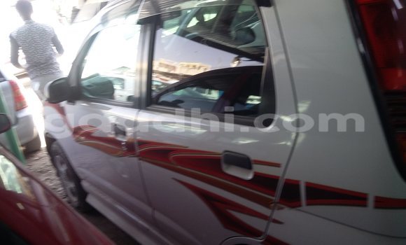 Oofamaa Daihatsu Sirion White Makiinaa iti Mogadishu keessatti Somalia keessatti Oofamaa Daihatsu Sirion White Makiinaa iti Mogadishu keessatti Somalia keessatti