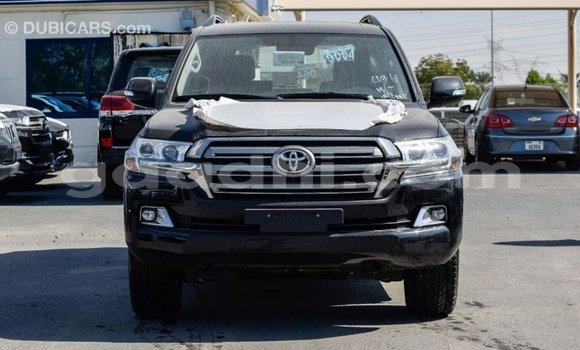 Imported Toyota Land Cruiser Black Makiinaa iti Import - Dubai keessatti Somalia keessatti Imported Toyota Land Cruiser Black Makiinaa iti Import - Dubai keessatti Somalia keessatti