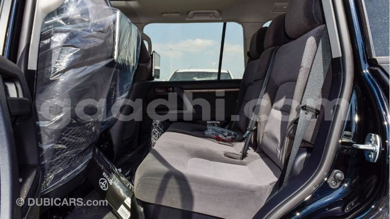 Big with watermark toyota land cruiser somalia import dubai 4410