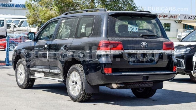 Big with watermark toyota land cruiser somalia import dubai 4410