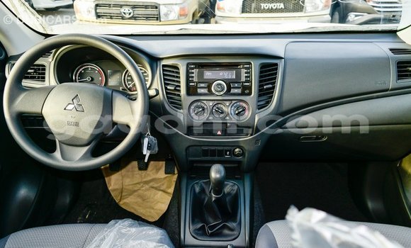 Buy Import Mitsubishi L200 White Car in Import - Dubai in Somalia Buy Import Mitsubishi L200 White Car in Import - Dubai in Somalia