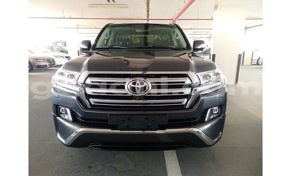 اشتري Imported Toyota Land Cruiser آخر سيارة في Import - Dubai في الصومال اشتري Imported Toyota Land Cruiser آخر سيارة في Import - Dubai في الصومال