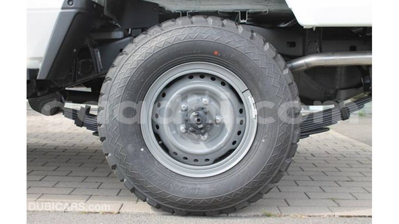 Big with watermark toyota land cruiser somalia import dubai 4430