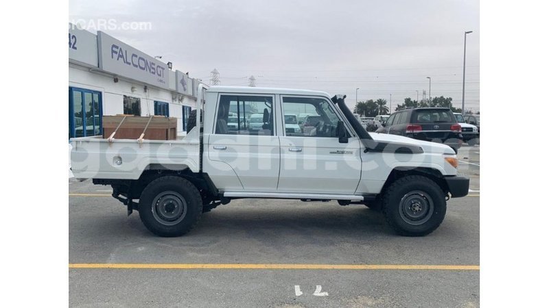 Big with watermark toyota land cruiser somalia import dubai 4432