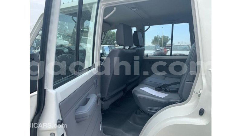 Big with watermark toyota land cruiser somalia import dubai 4432