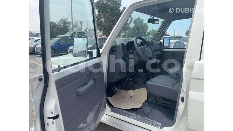 Big with watermark toyota land cruiser somalia import dubai 4432