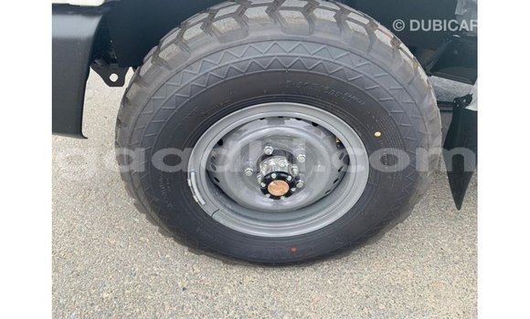 ይግዙ Imported Toyota Land Cruiser ነጭ መኪና በ Import - Dubai በ ሶማሊያ ይግዙ Imported Toyota Land Cruiser ነጭ መኪና በ Import - Dubai በ ሶማሊያ