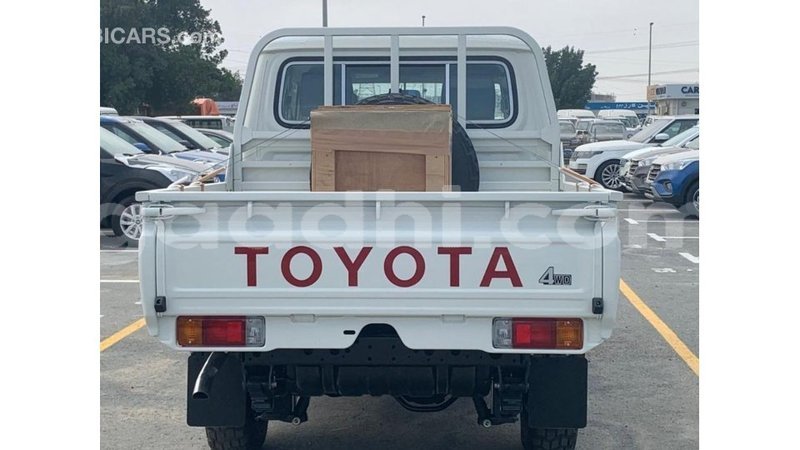 Big with watermark toyota land cruiser somalia import dubai 4432