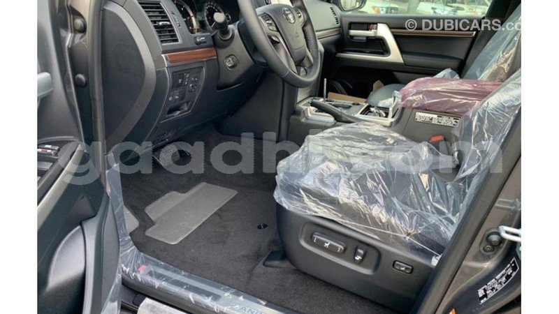 Big with watermark toyota land cruiser somalia import dubai 4433