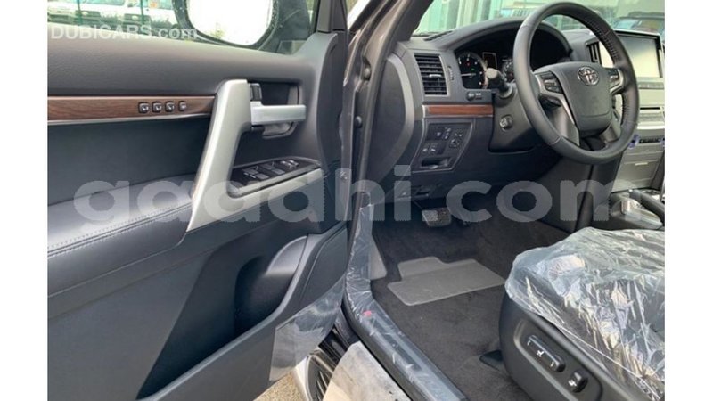 Big with watermark toyota land cruiser somalia import dubai 4433