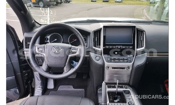 ይግዙ Imported Toyota Land Cruiser ሌላ መኪና በ Import - Dubai በ ሶማሊያ ይግዙ Imported Toyota Land Cruiser ሌላ መኪና በ Import - Dubai በ ሶማሊያ
