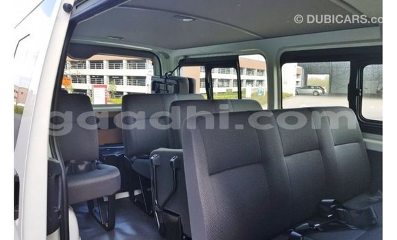 ይግዙ Imported Toyota Hiace ነጭ መኪና በ Import - Dubai በ ሶማሊያ ይግዙ Imported Toyota Hiace ነጭ መኪና በ Import - Dubai በ ሶማሊያ