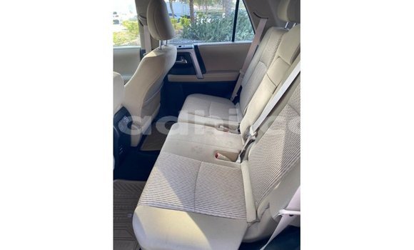 Acheter Import Utilitaire Toyota HiAce Blanc à Import - Dubai, Somalie Acheter Import Utilitaire Toyota HiAce Blanc à Import - Dubai, Somalie