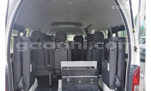 ይግዙ Imported Toyota Hiace ነጭ መኪና በ Import - Dubai በ ሶማሊያ ይግዙ Imported Toyota Hiace ነጭ መኪና በ Import - Dubai በ ሶማሊያ