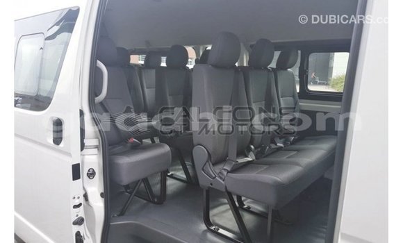 ይግዙ Imported Toyota Hiace ነጭ መኪና በ Import - Dubai በ ሶማሊያ ይግዙ Imported Toyota Hiace ነጭ መኪና በ Import - Dubai በ ሶማሊያ