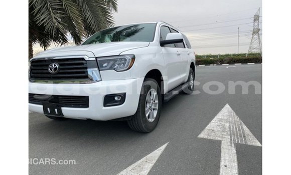 Acheter Import Voiture Toyota Sequoia Blanc à Import - Dubai, Somalie Acheter Import Voiture Toyota Sequoia Blanc à Import - Dubai, Somalie