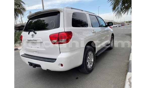 Acheter Import Voiture Toyota Sequoia Blanc à Import - Dubai, Somalie Acheter Import Voiture Toyota Sequoia Blanc à Import - Dubai, Somalie